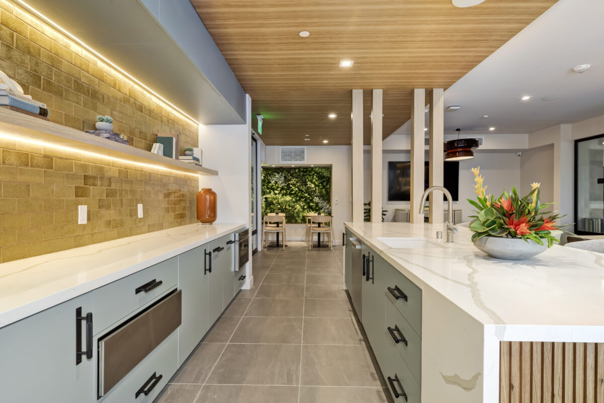 other view of common area